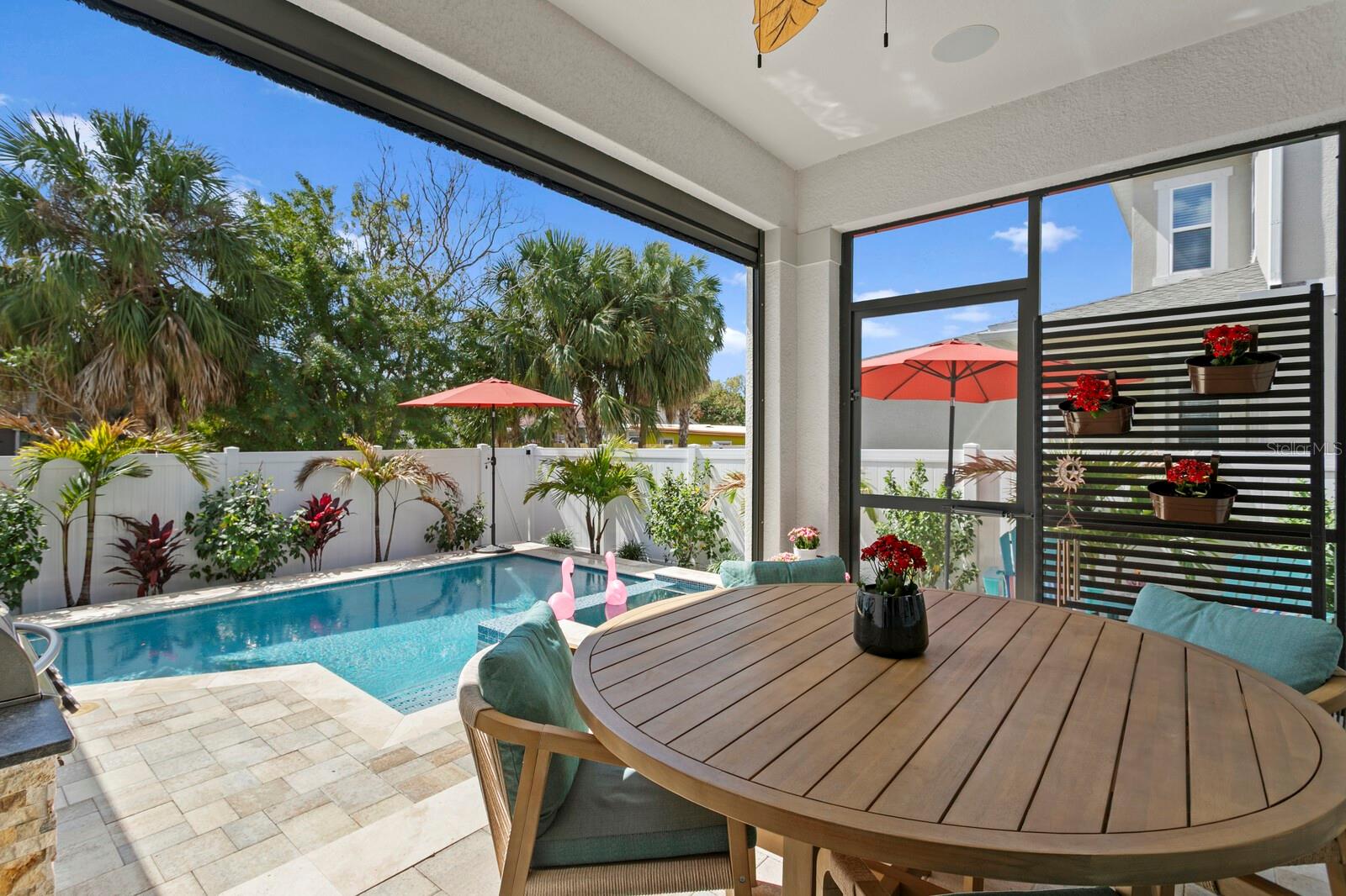 Image 8 of 66 For 2702 Cass Street