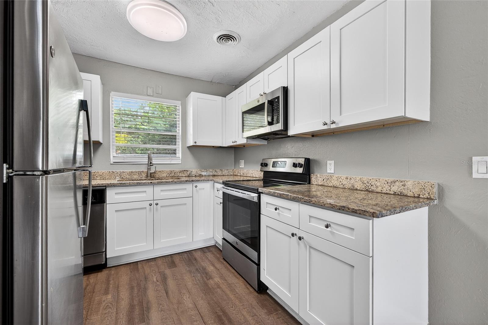 Image 6 of 15 For 4621 25th Avenue S