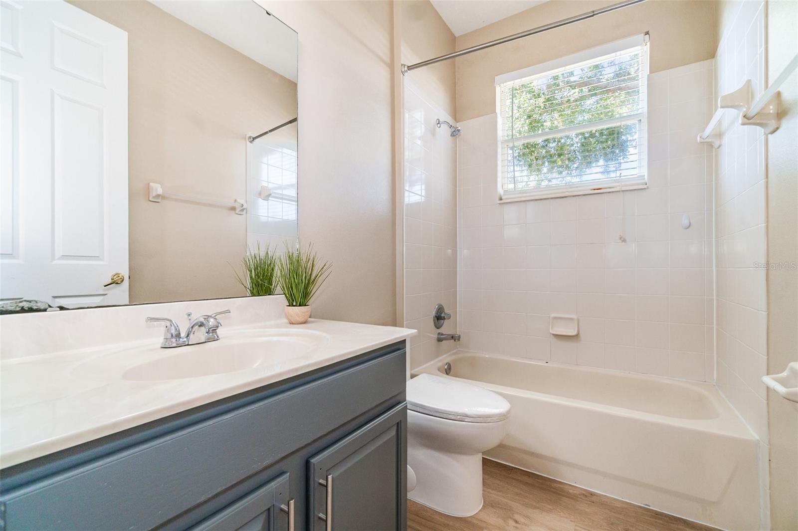 Image 21 of 37 For 6220 Hedgesparrows Lane