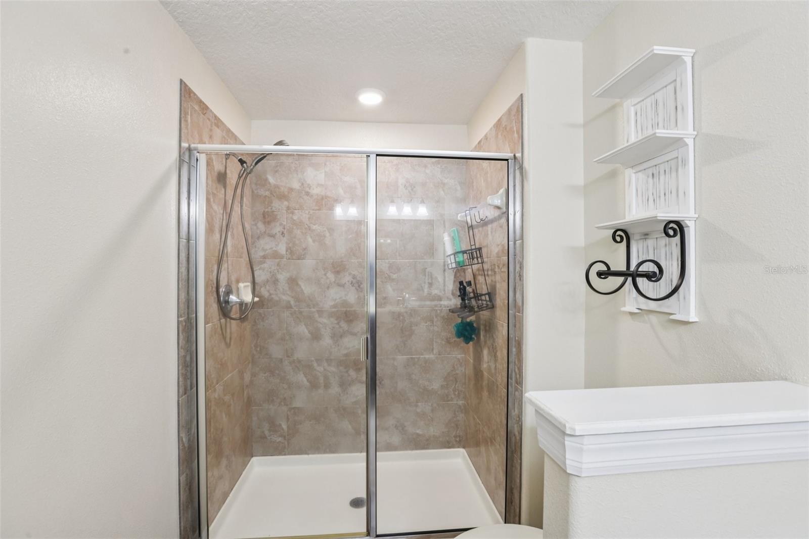 Image 26 of 36 For 12034 Greengate Drive