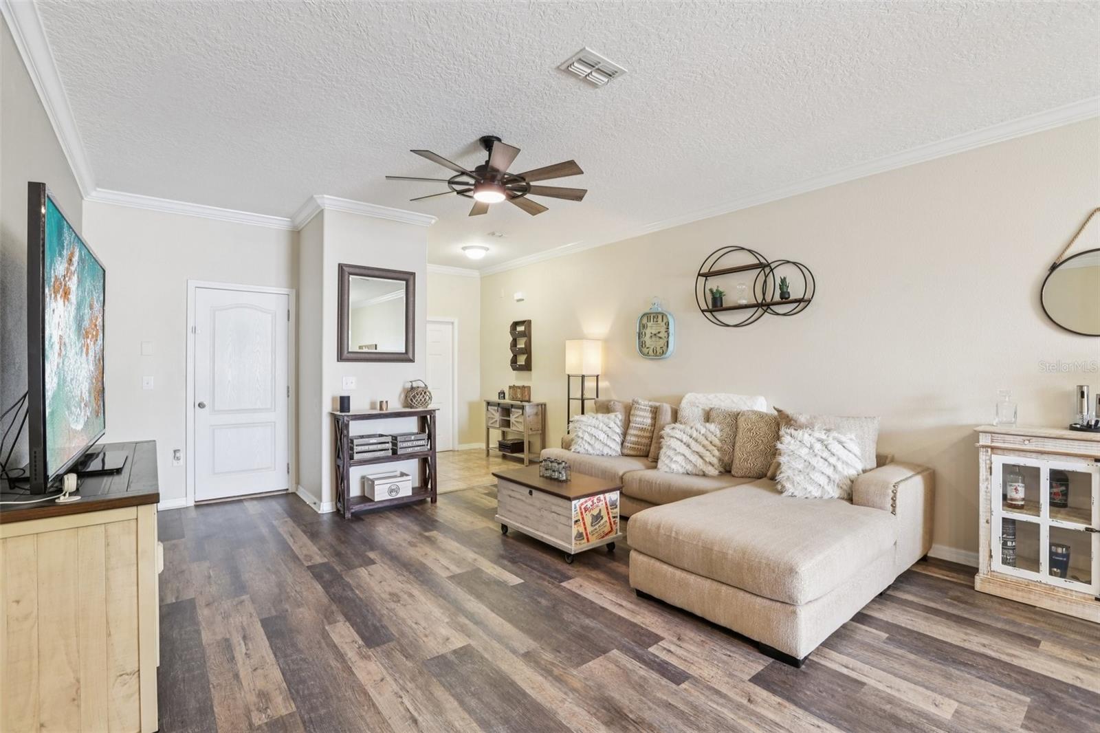 Image 6 of 36 For 12034 Greengate Drive