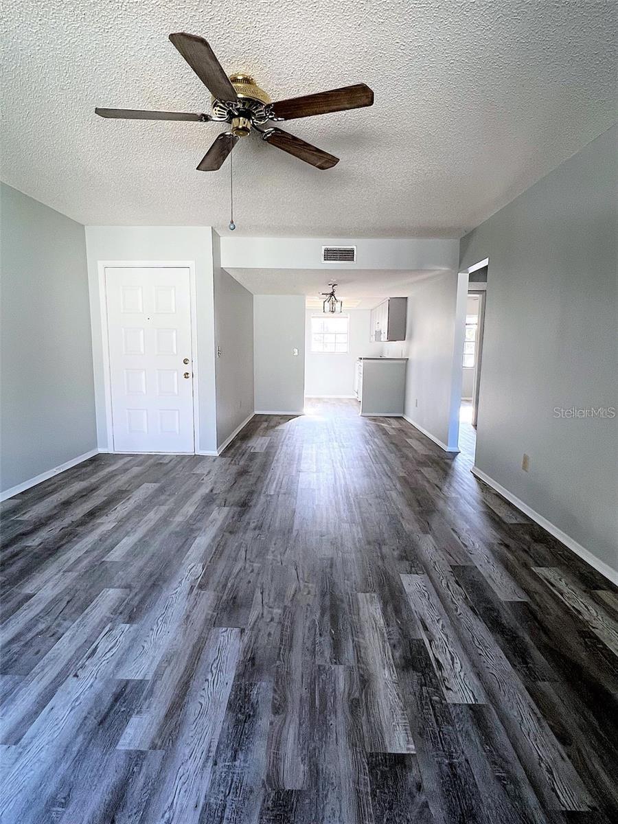 Image 5 of 16 For 14470 Reuter Strasse Circle 405