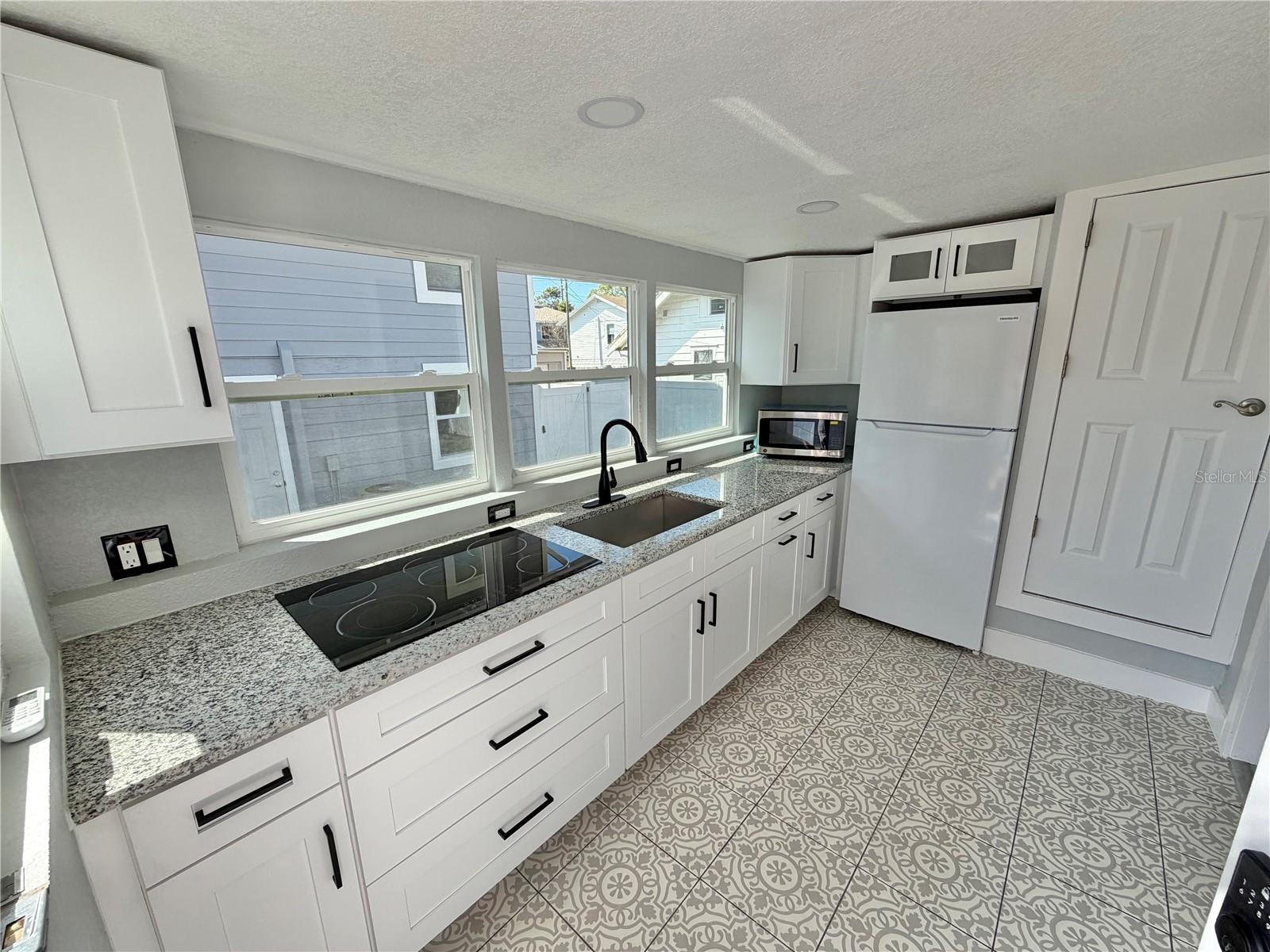 Image 2 of 12 For 2728 1st Avenue S