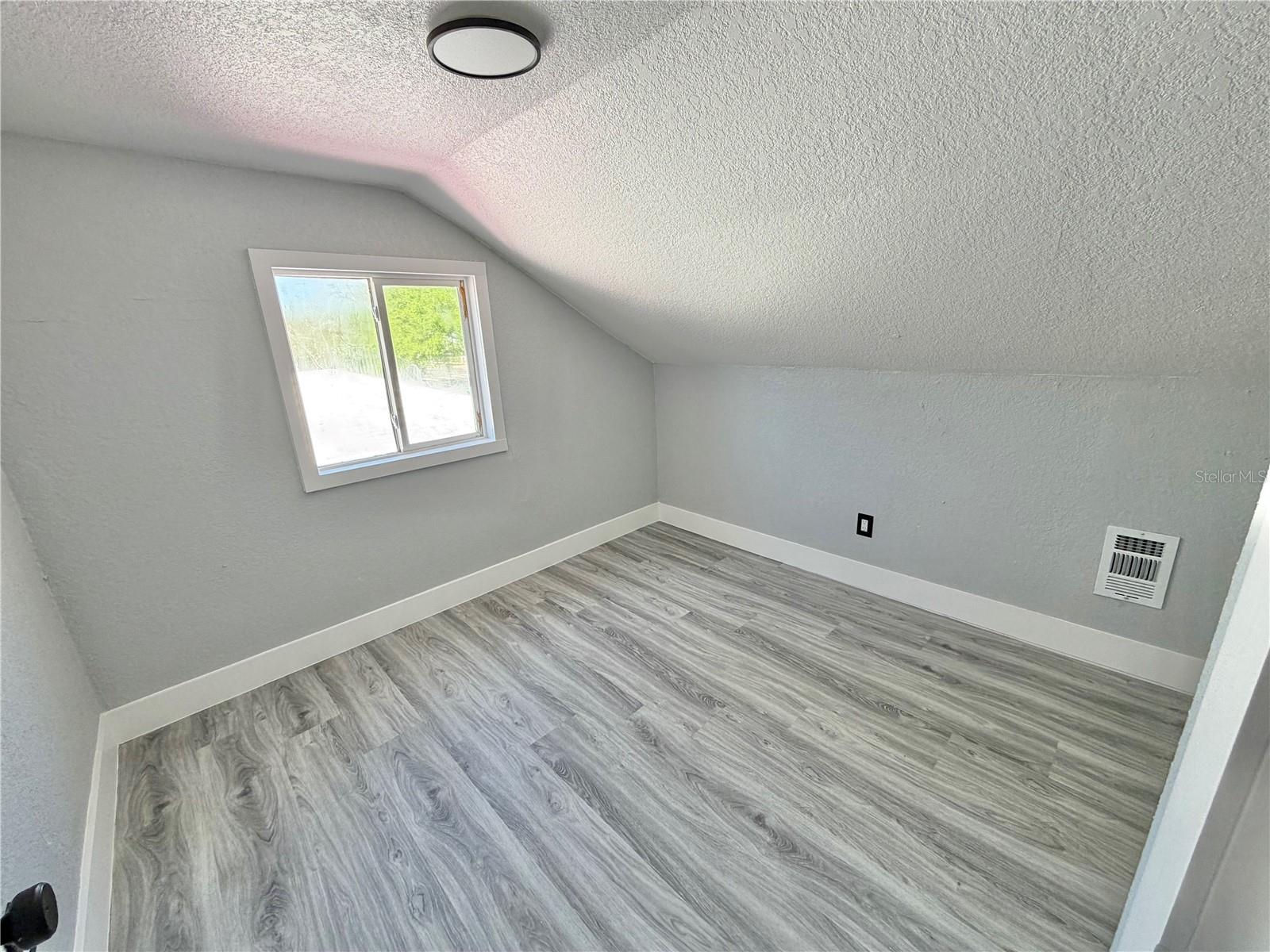 Image 6 of 12 For 2728 1st Avenue S