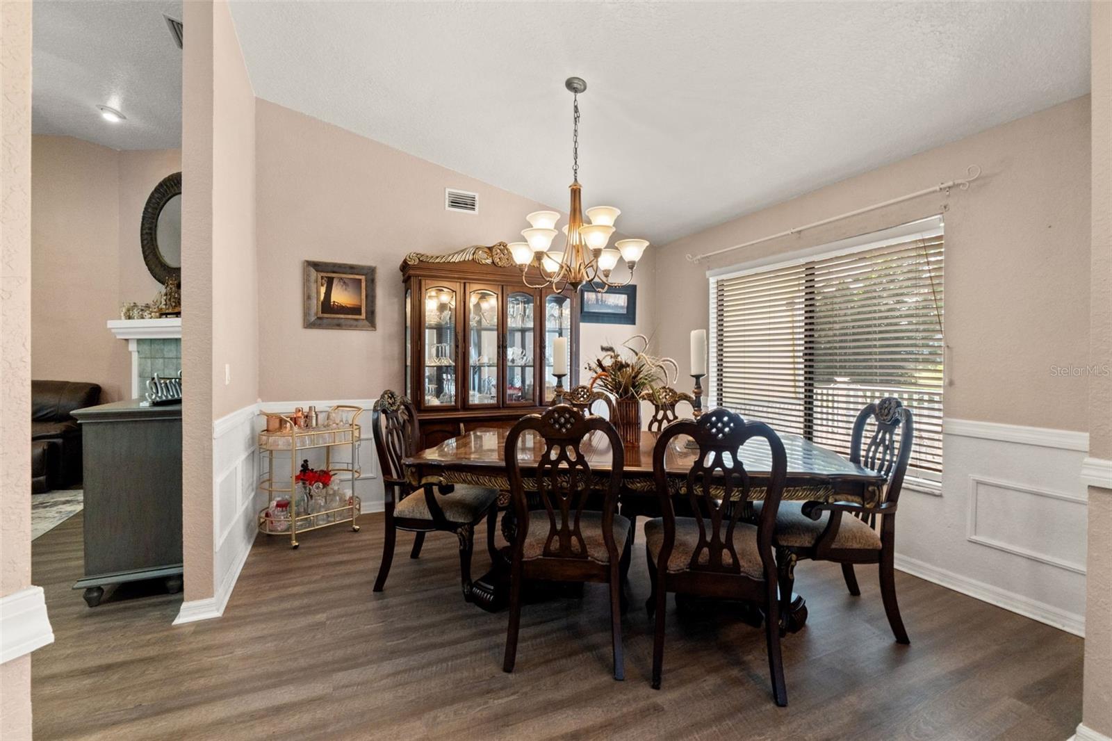 Image 10 of 50 For 13299 Don Loop