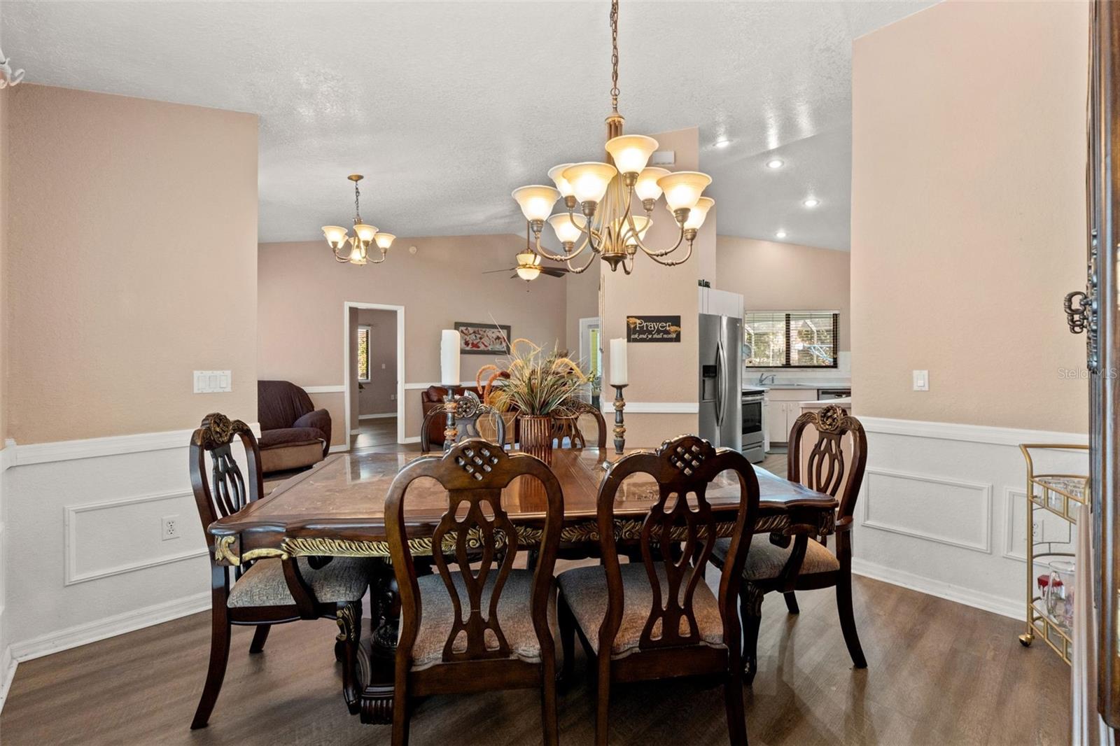 Image 11 of 50 For 13299 Don Loop