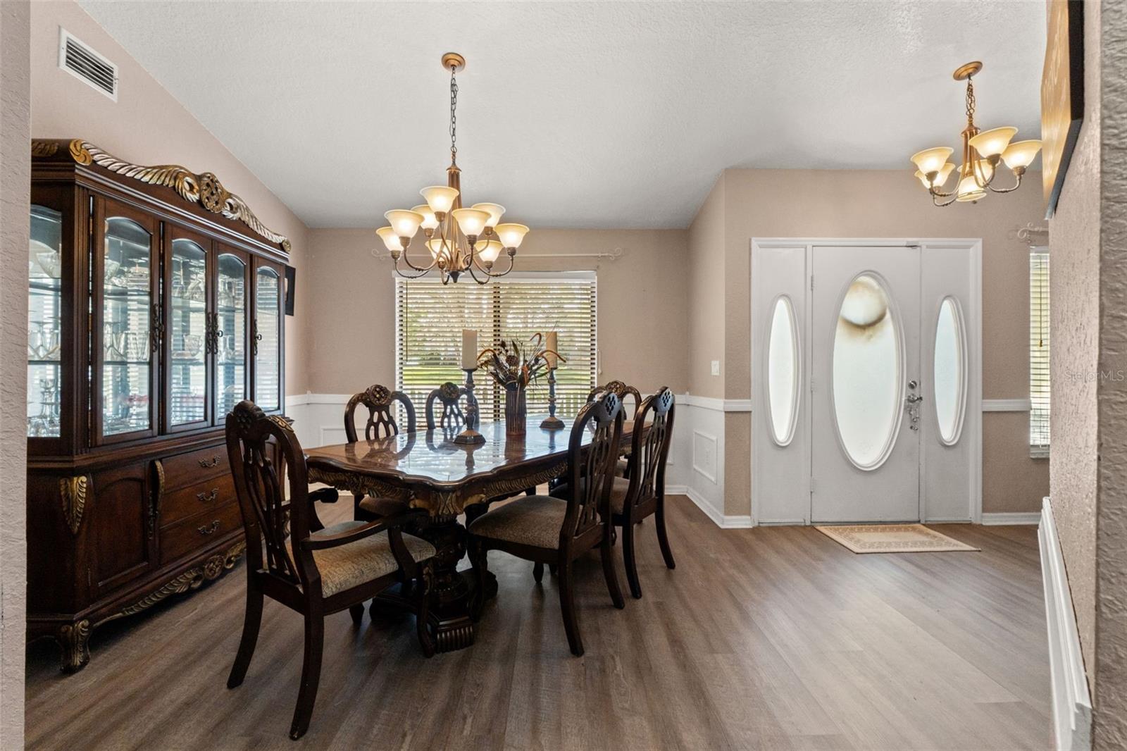 Image 12 of 50 For 13299 Don Loop