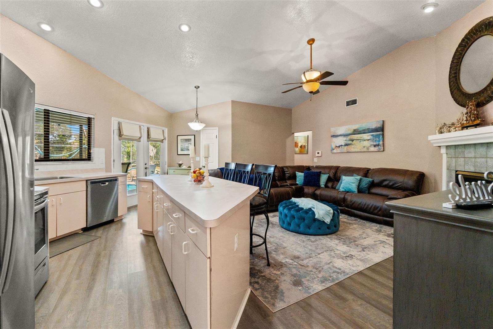 Image 13 of 50 For 13299 Don Loop