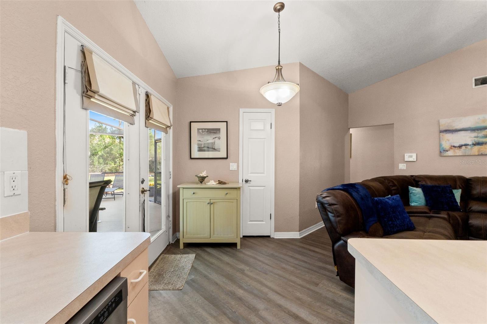 Image 17 of 50 For 13299 Don Loop