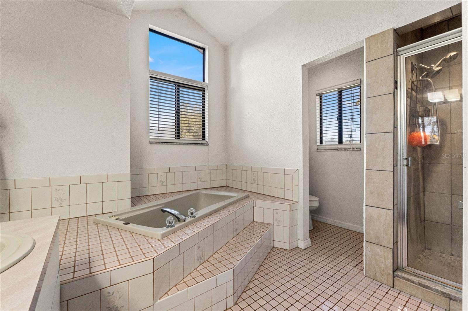 Image 25 of 50 For 13299 Don Loop