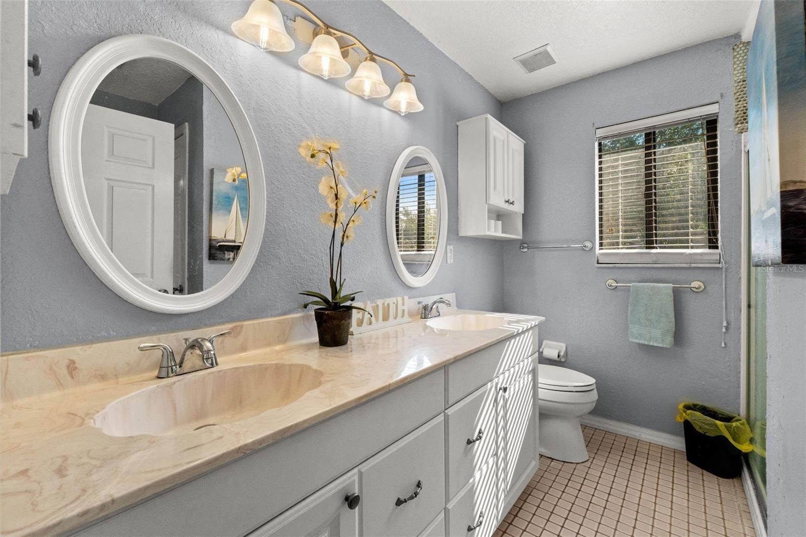 Image 30 of 50 For 13299 Don Loop