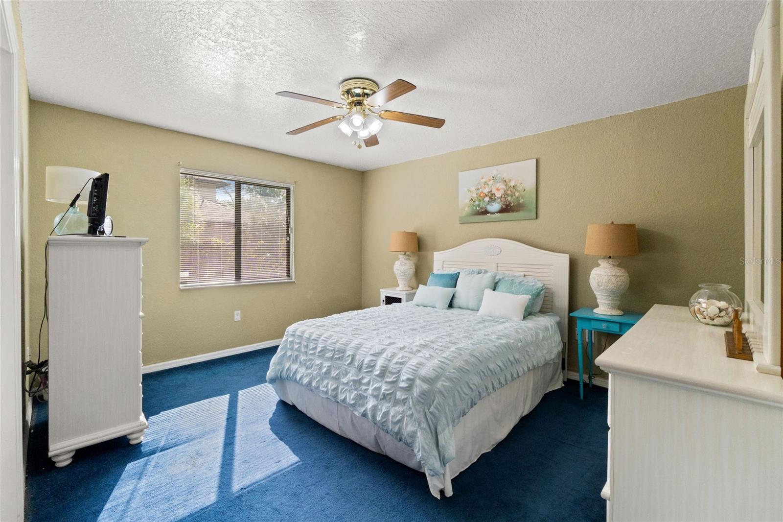 Image 32 of 50 For 13299 Don Loop