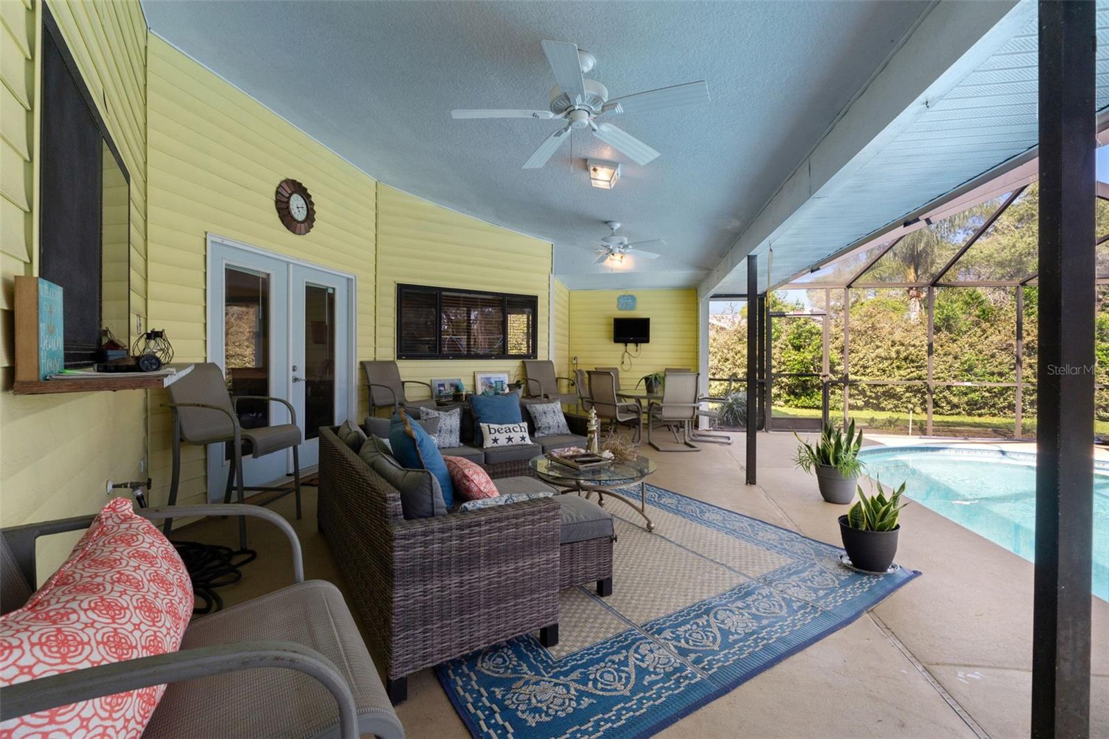 Image 38 of 50 For 13299 Don Loop