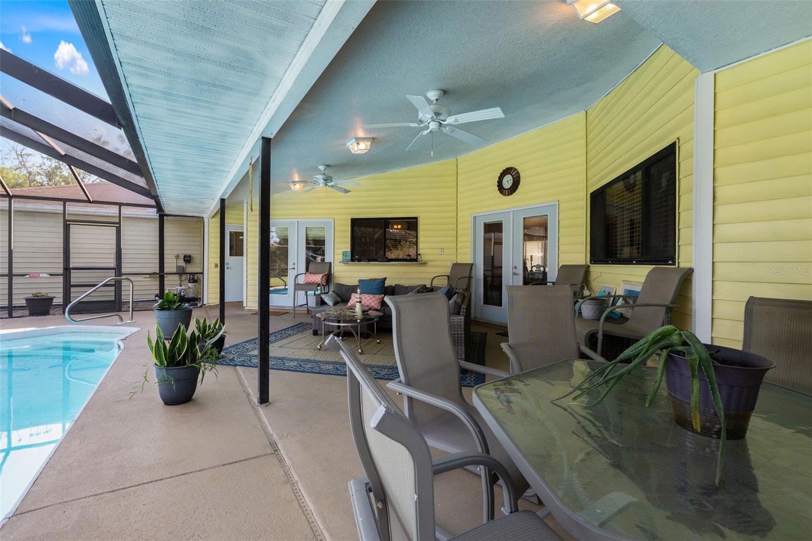 Image 39 of 50 For 13299 Don Loop