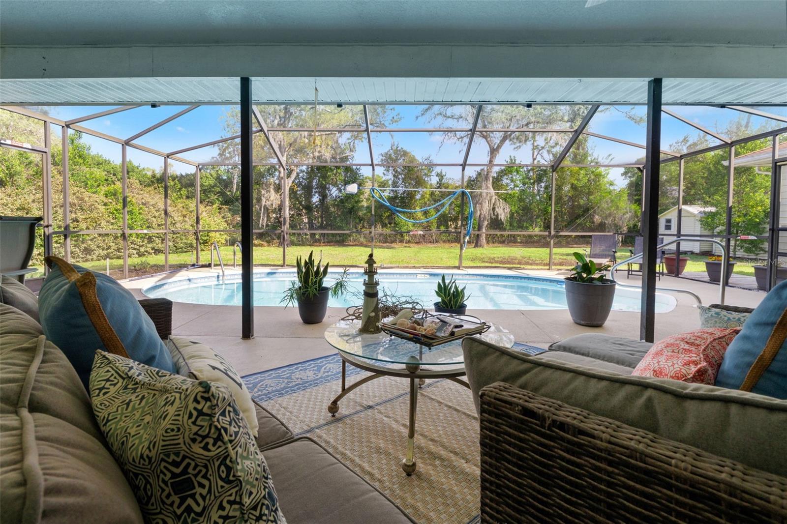 Image 42 of 50 For 13299 Don Loop