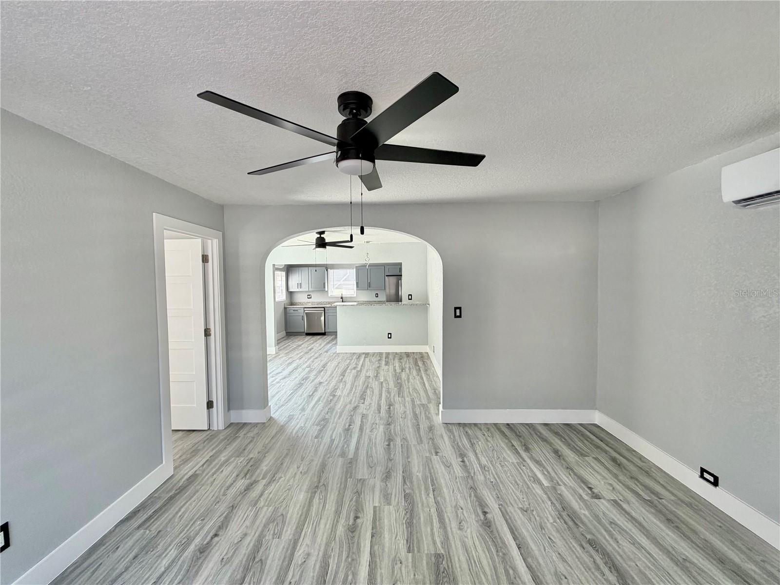 Image 5 of 17 For 2728 First Avenue S