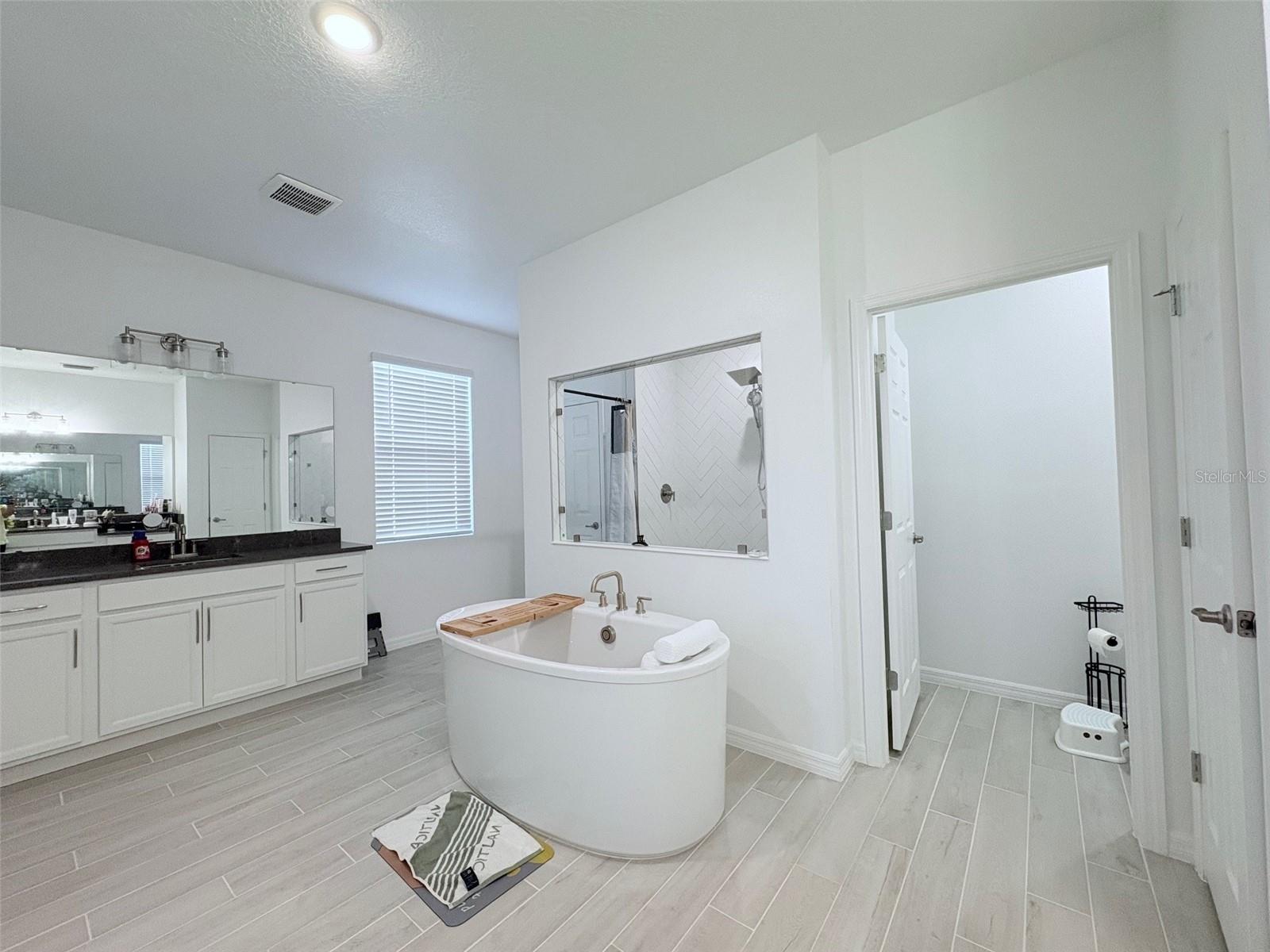 Image 16 of 47 For 4158 Gooseberry Trl