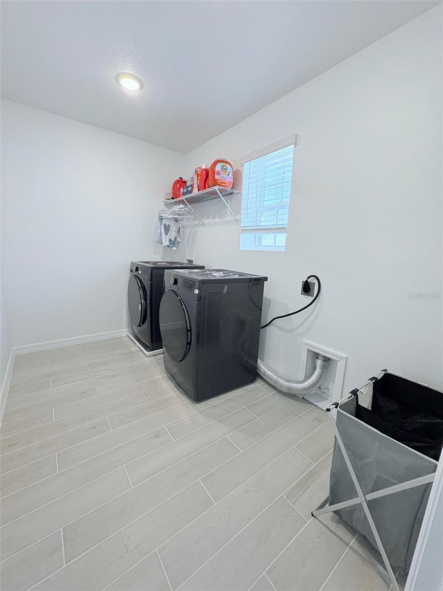 Image 23 of 47 For 4158 Gooseberry Trl