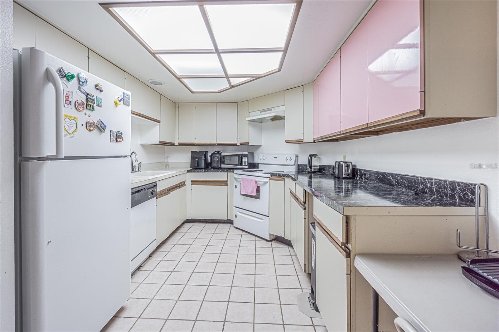 Image 6 of 21 For 14820 Rue De Bayonne  301