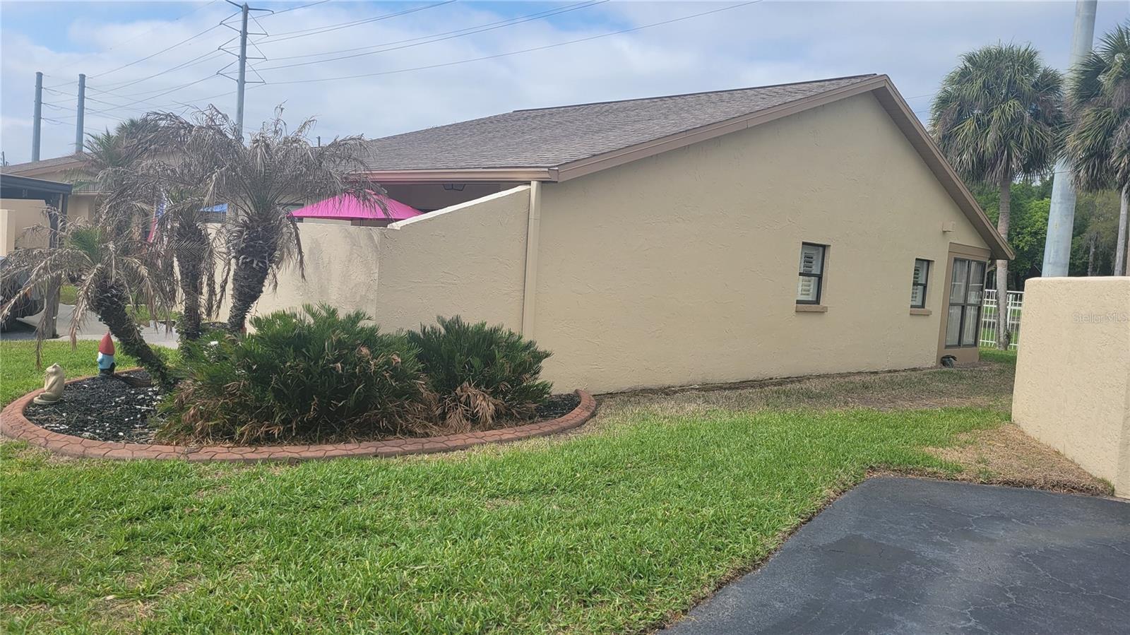 Image 3 of 9 For 38225 Boxwood Drive Na