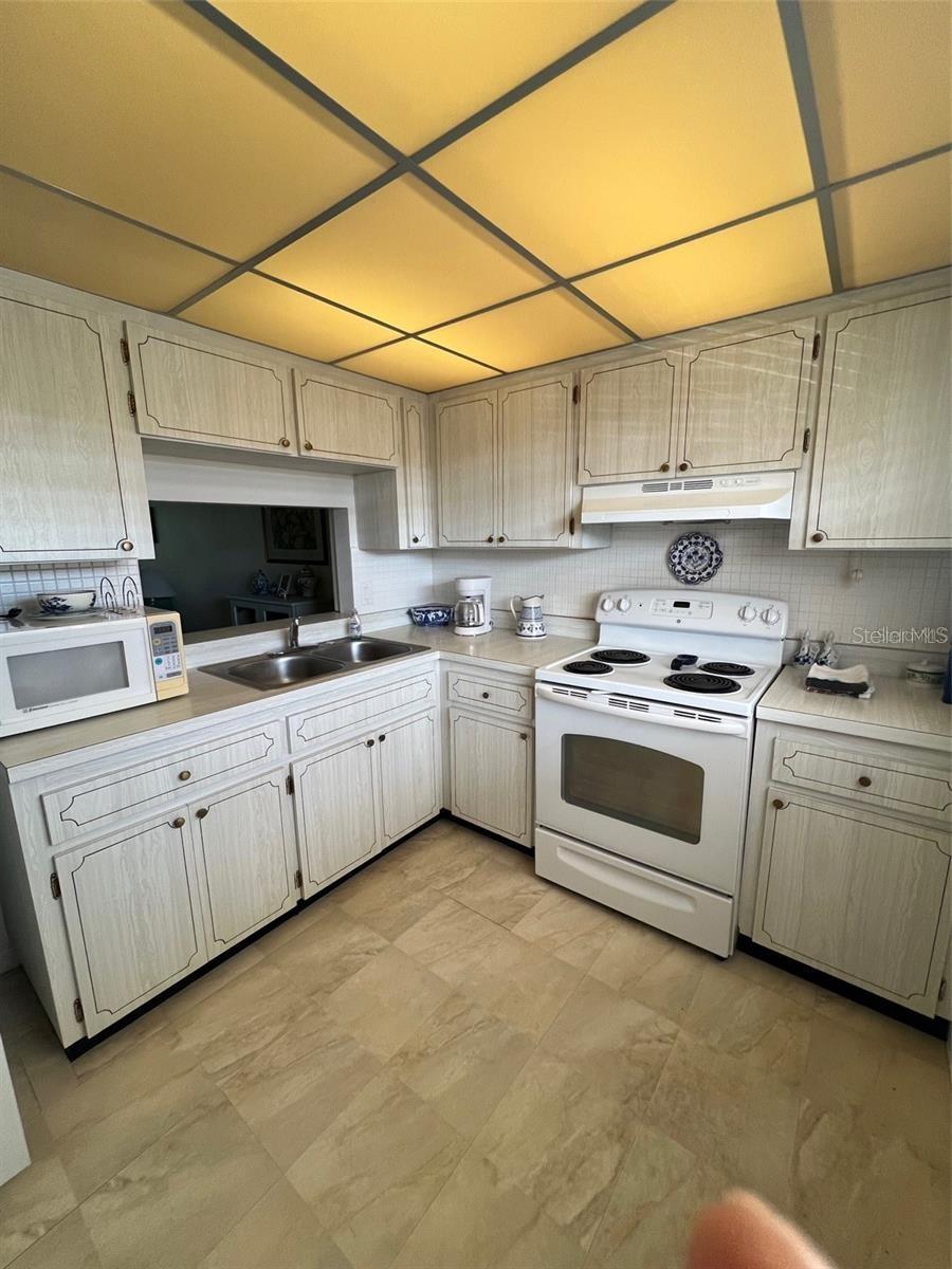 Image 11 of 25 For 19029 Us Highway 19 N 6-14