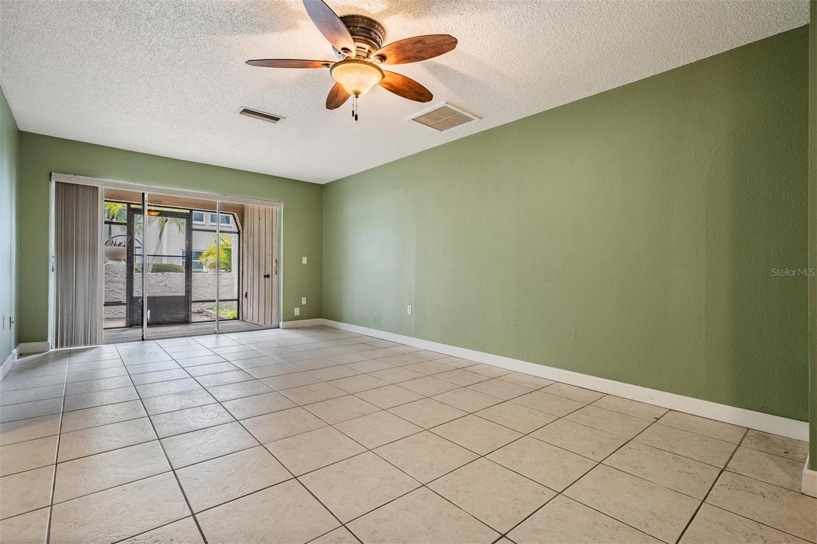 Image 13 of 26 For 104 Cordova Green