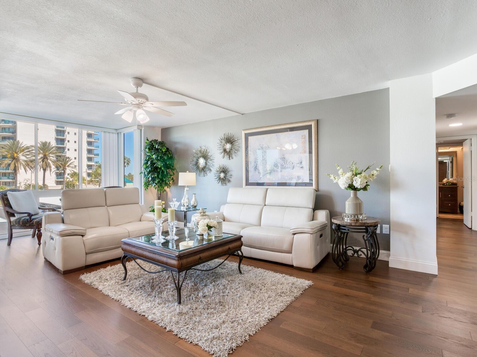 Image 17 of 84 For 660 Island Way 202