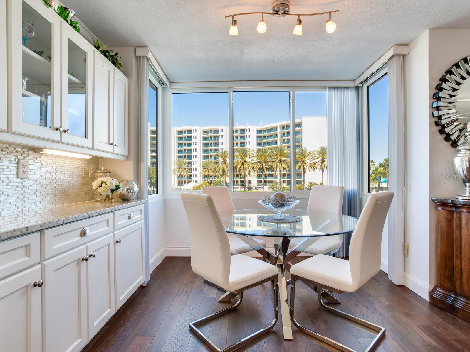 Image 19 of 84 For 660 Island Way 202