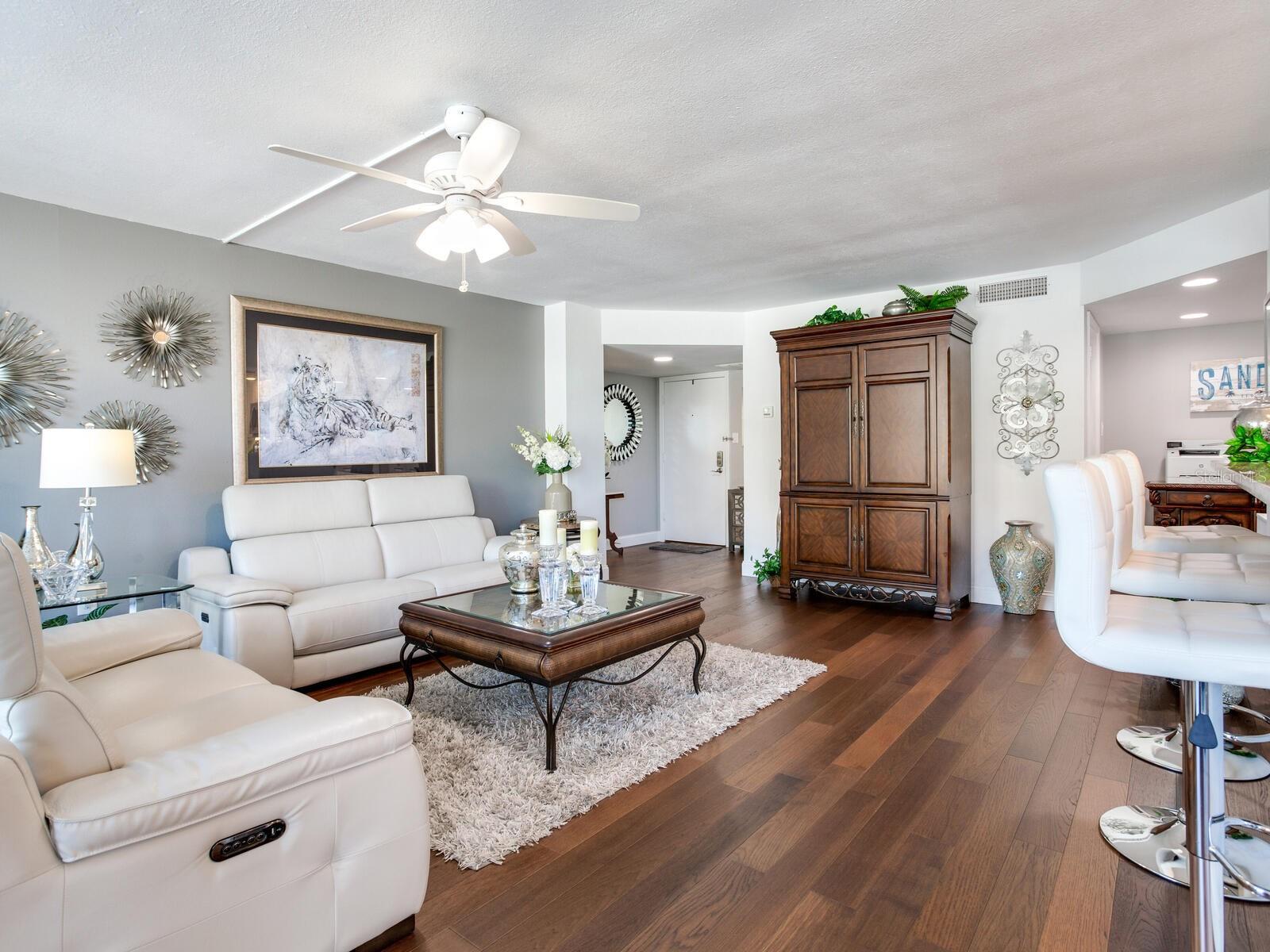 Image 21 of 84 For 660 Island Way 202