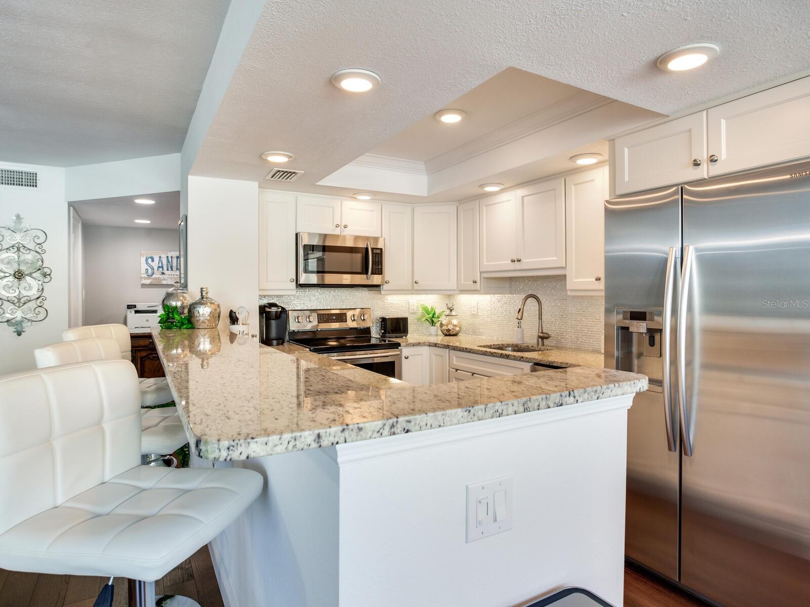 Image 25 of 84 For 660 Island Way 202