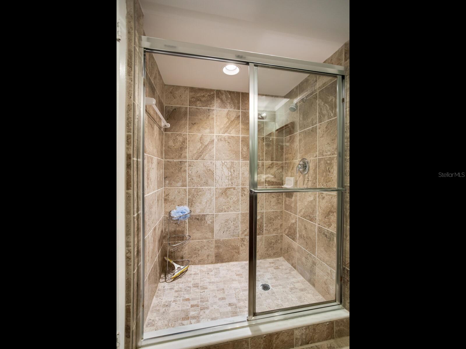 Image 30 of 84 For 660 Island Way 202