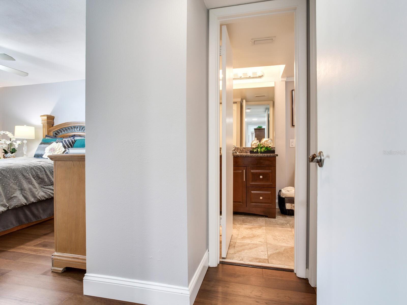 Image 31 of 84 For 660 Island Way 202