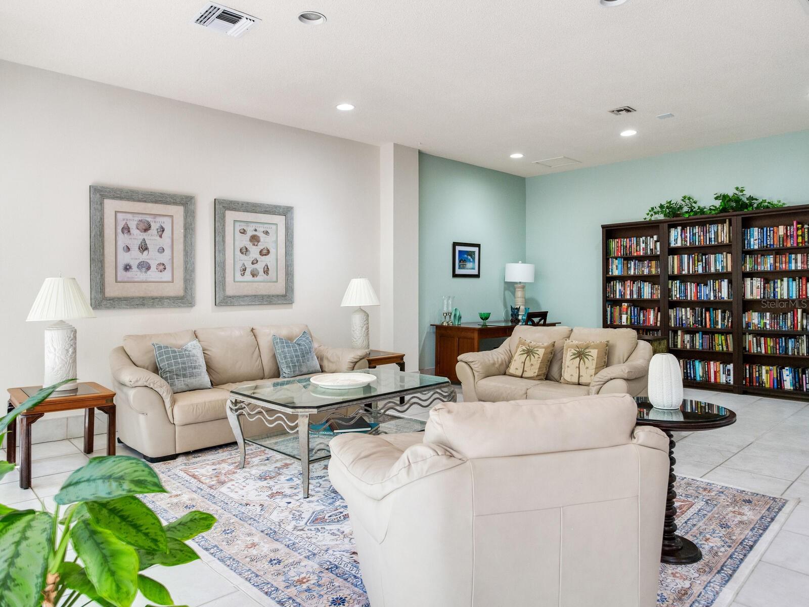 Image 39 of 84 For 660 Island Way 202