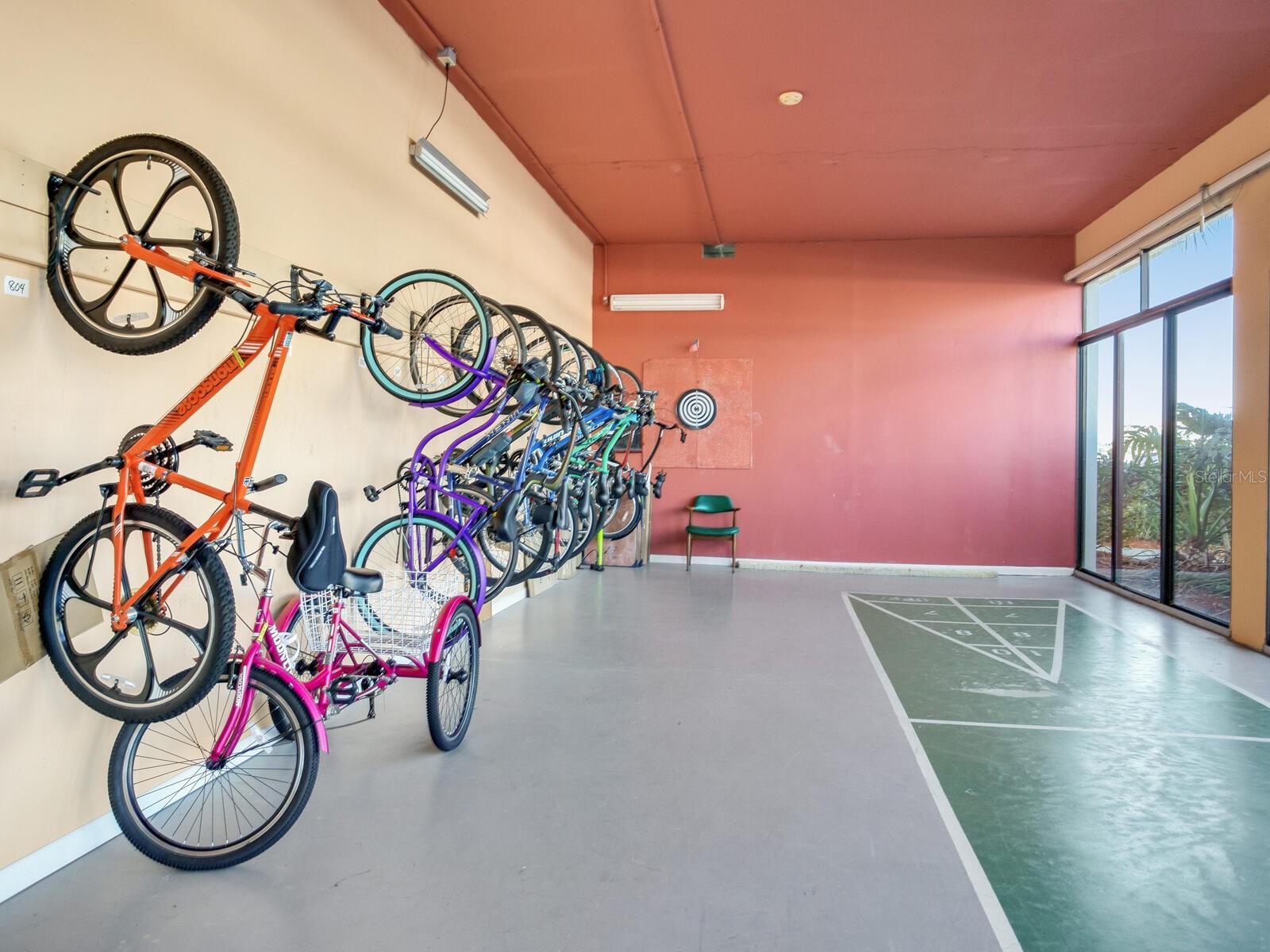 Image 44 of 84 For 660 Island Way 202