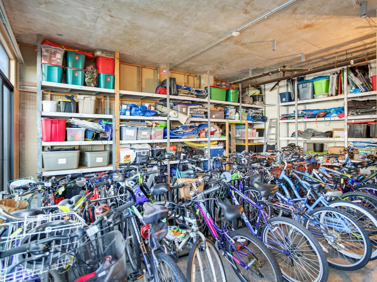 Image 45 of 84 For 660 Island Way 202