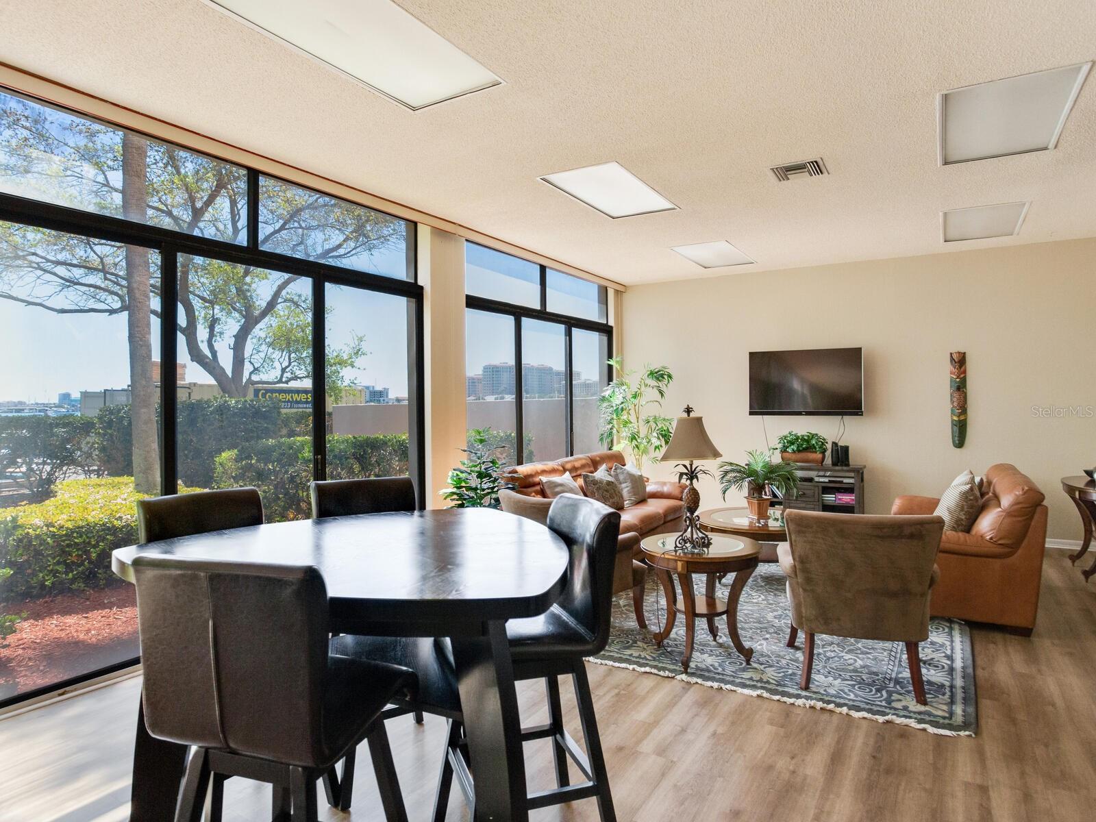 Image 48 of 84 For 660 Island Way 202