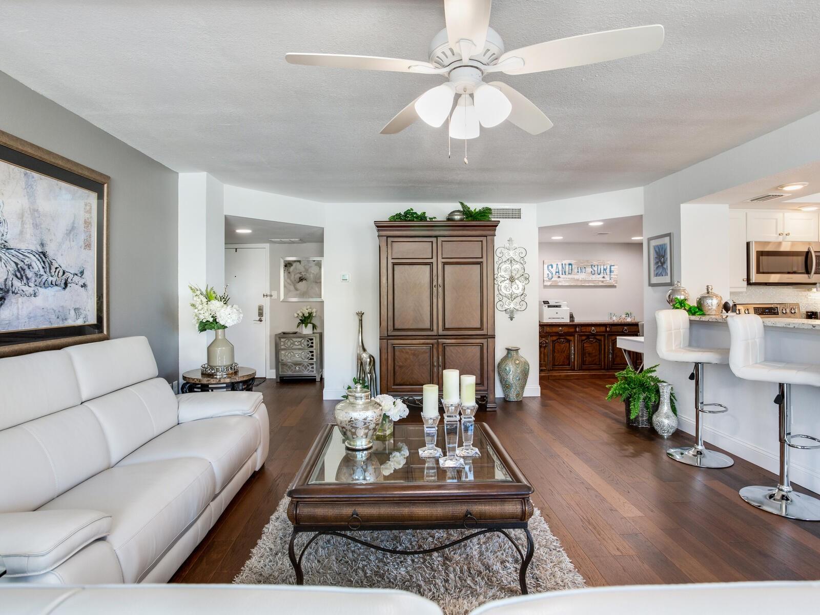 Image 8 of 84 For 660 Island Way 202