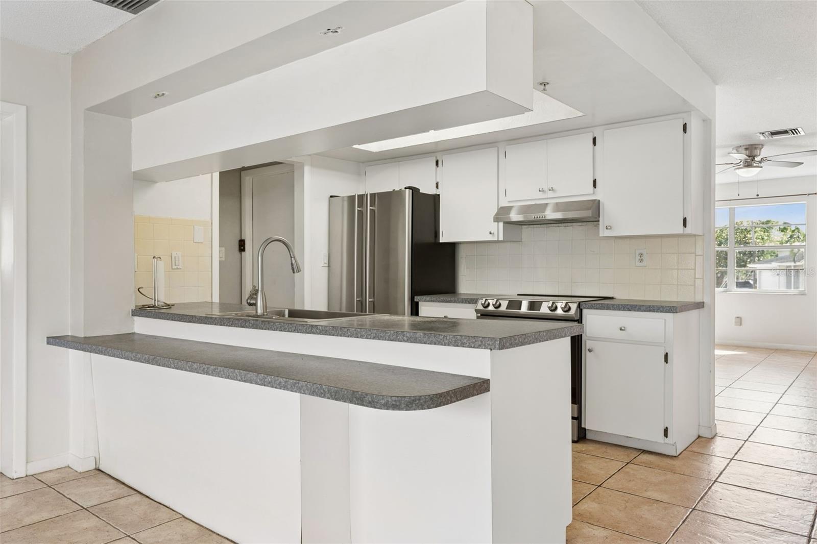 Image 10 of 35 For 1354 Buckingham Dr