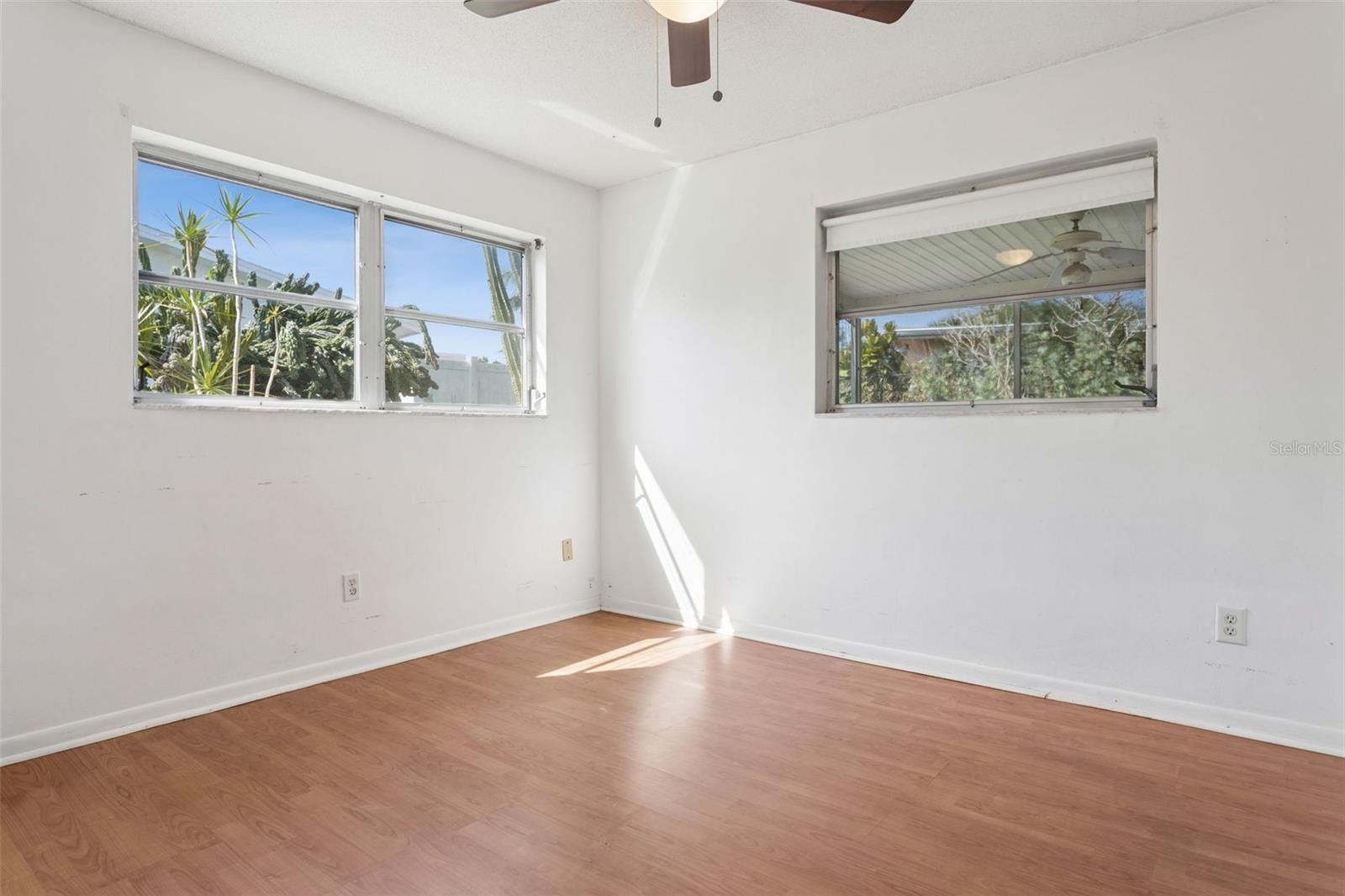 Image 15 of 35 For 1354 Buckingham Dr