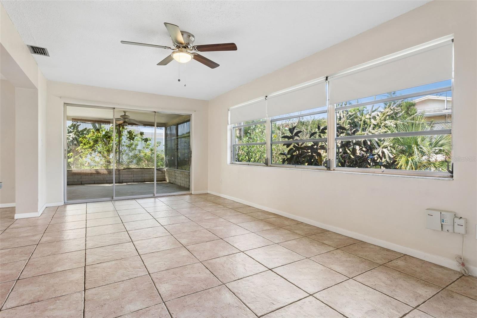 Image 16 of 35 For 1354 Buckingham Dr