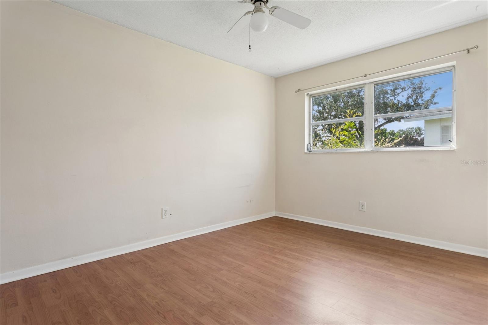 Image 18 of 35 For 1354 Buckingham Dr