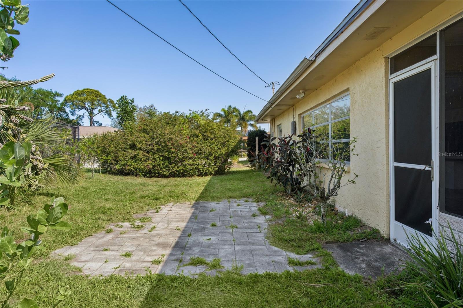 Image 25 of 35 For 1354 Buckingham Dr