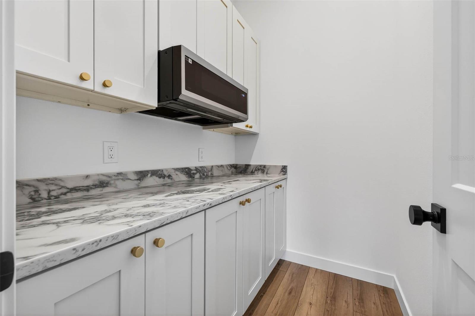 Image 10 of 23 For 4584 17th Avenue N