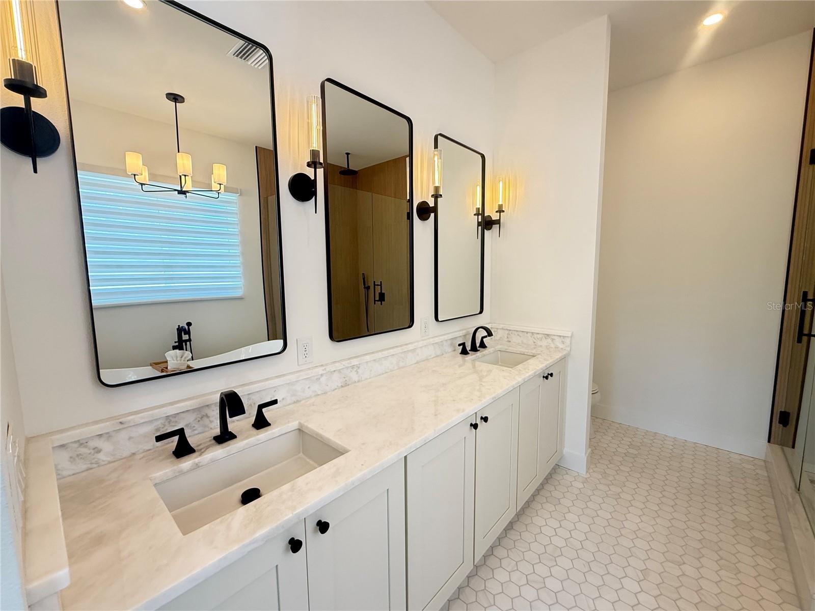 Image 15 of 23 For 4584 17th Avenue N