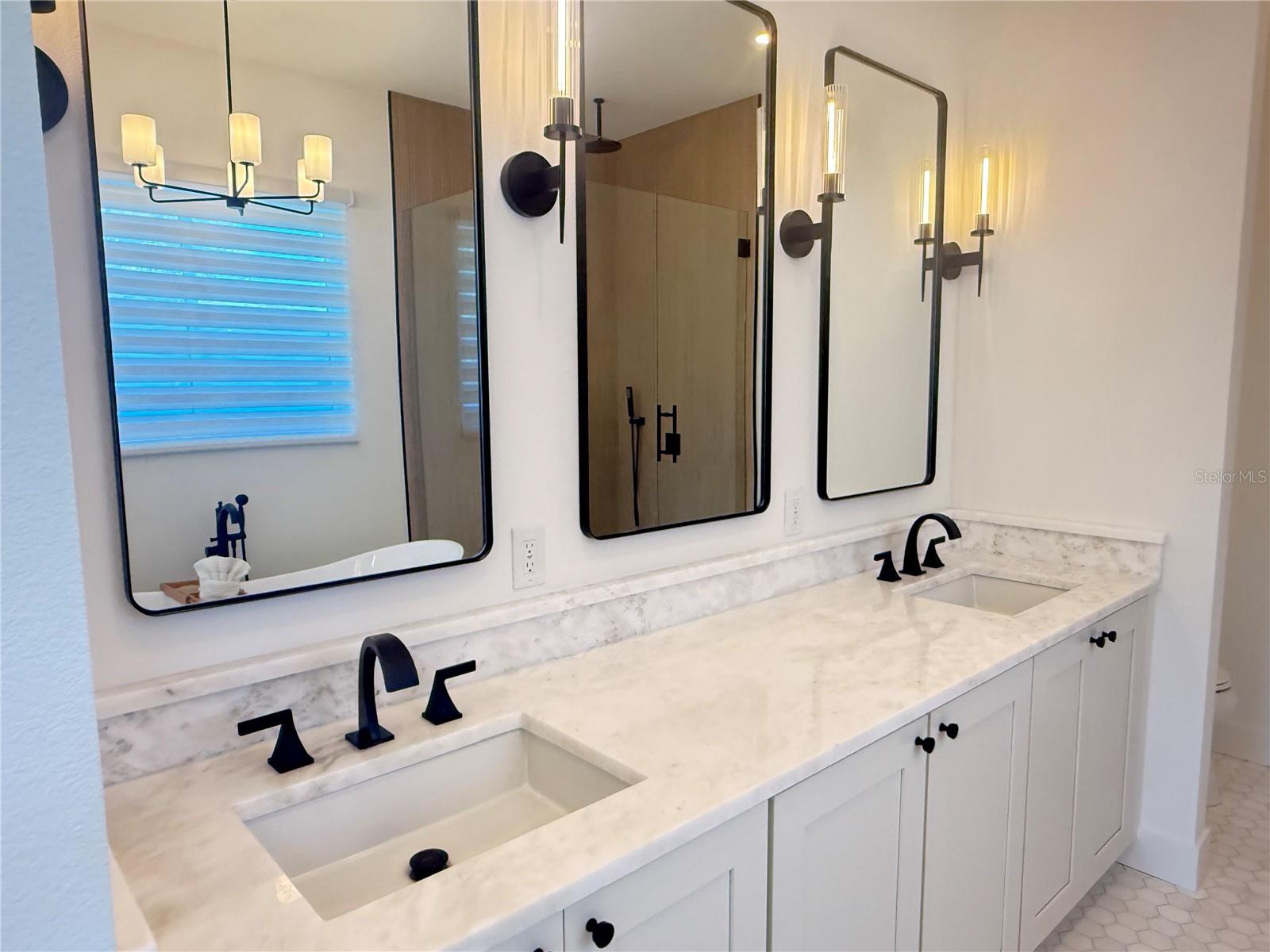 Image 16 of 23 For 4584 17th Avenue N