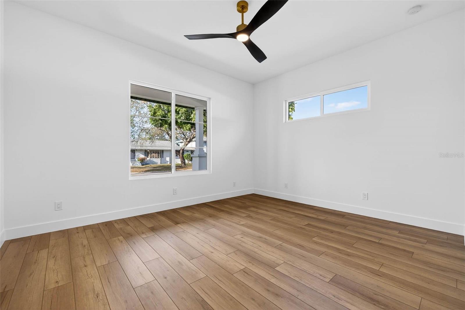 Image 17 of 23 For 4584 17th Avenue N