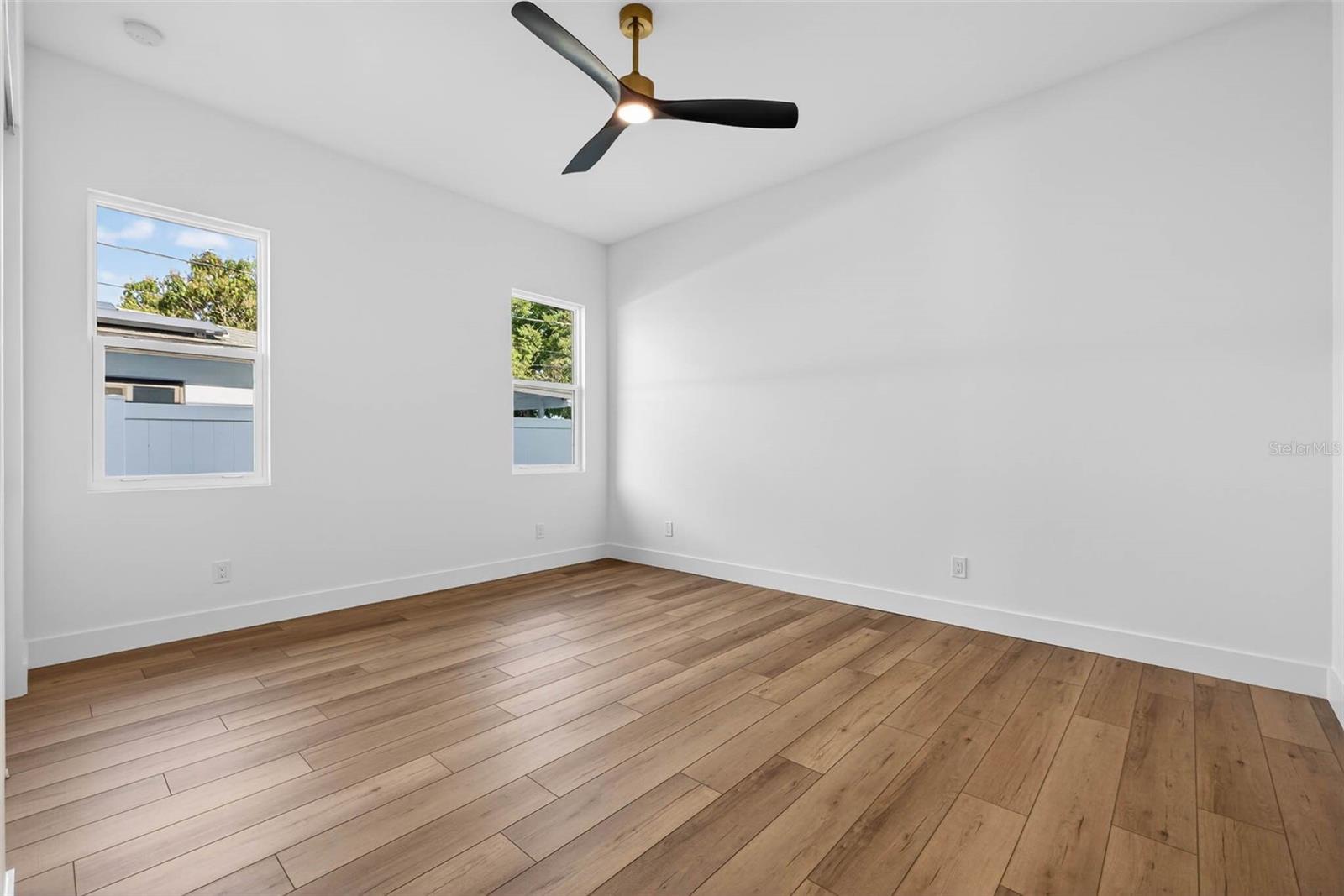 Image 18 of 23 For 4584 17th Avenue N