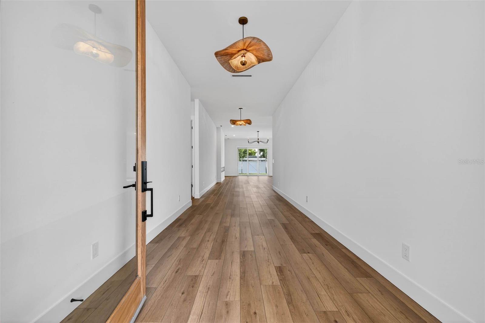 Image 2 of 23 For 4584 17th Avenue N