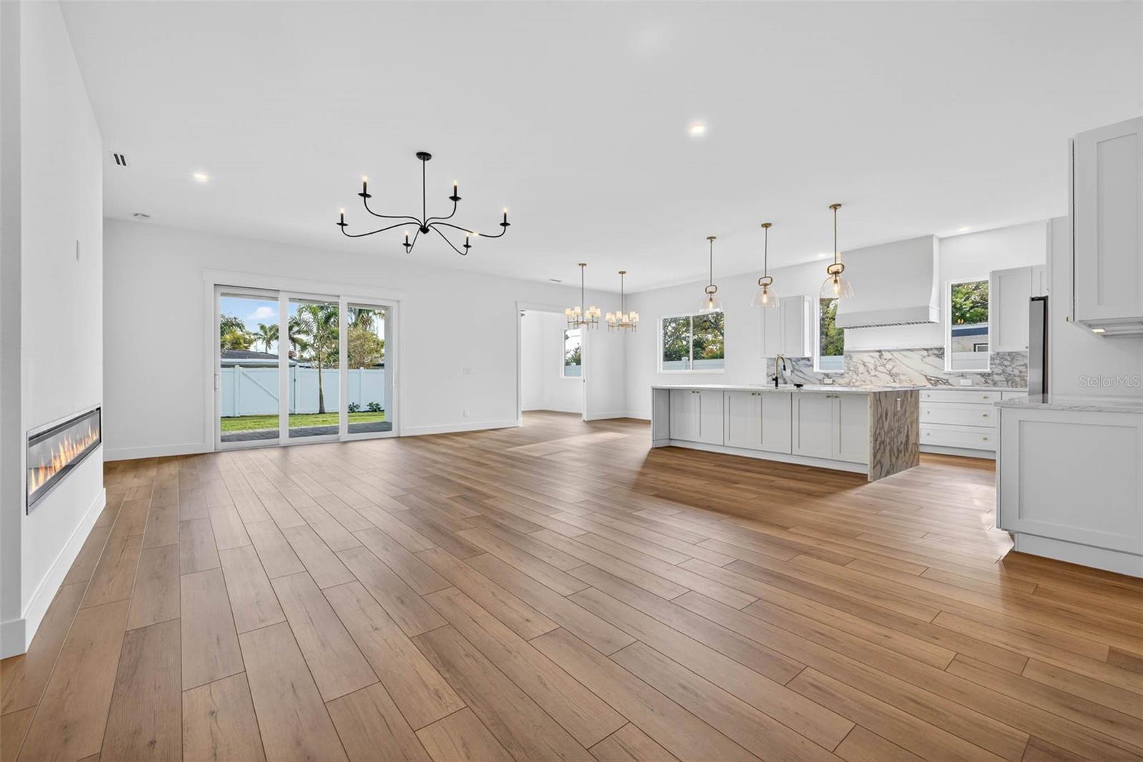 Image 3 of 23 For 4584 17th Avenue N