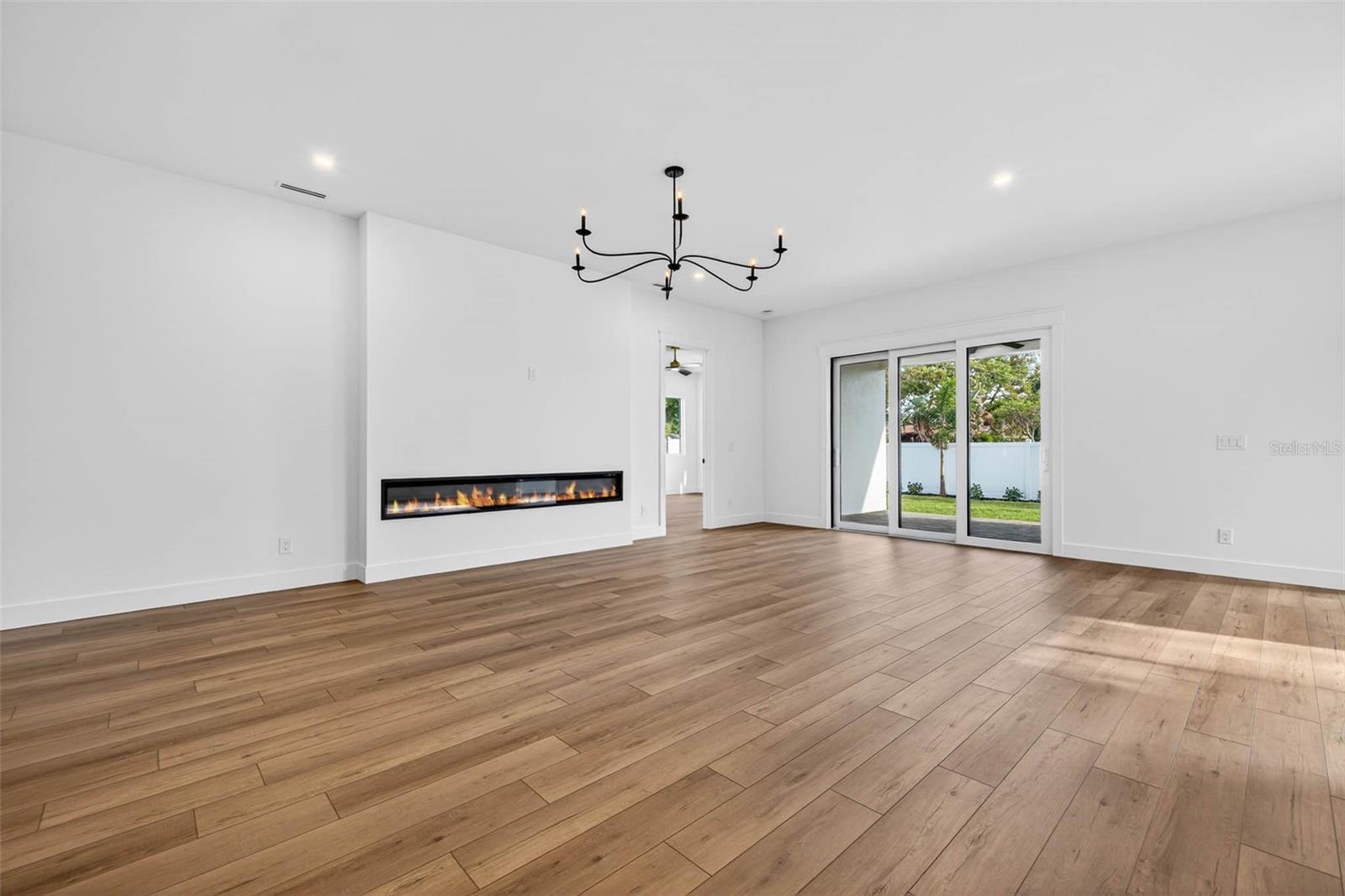 Image 4 of 23 For 4584 17th Avenue N